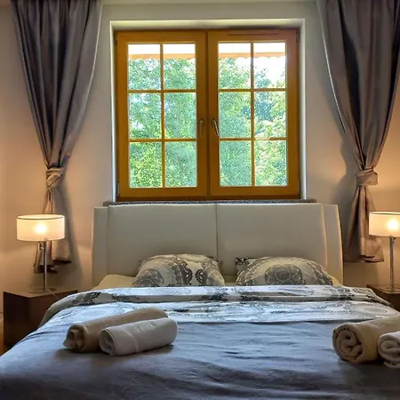Apartament Szmaragd *