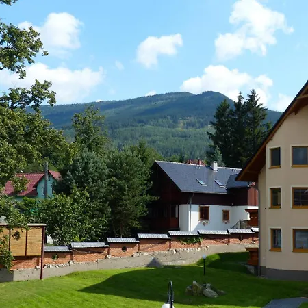 Apartament Szmaragd *