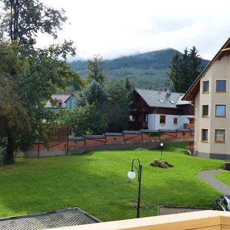 Apartament Szmaragd *